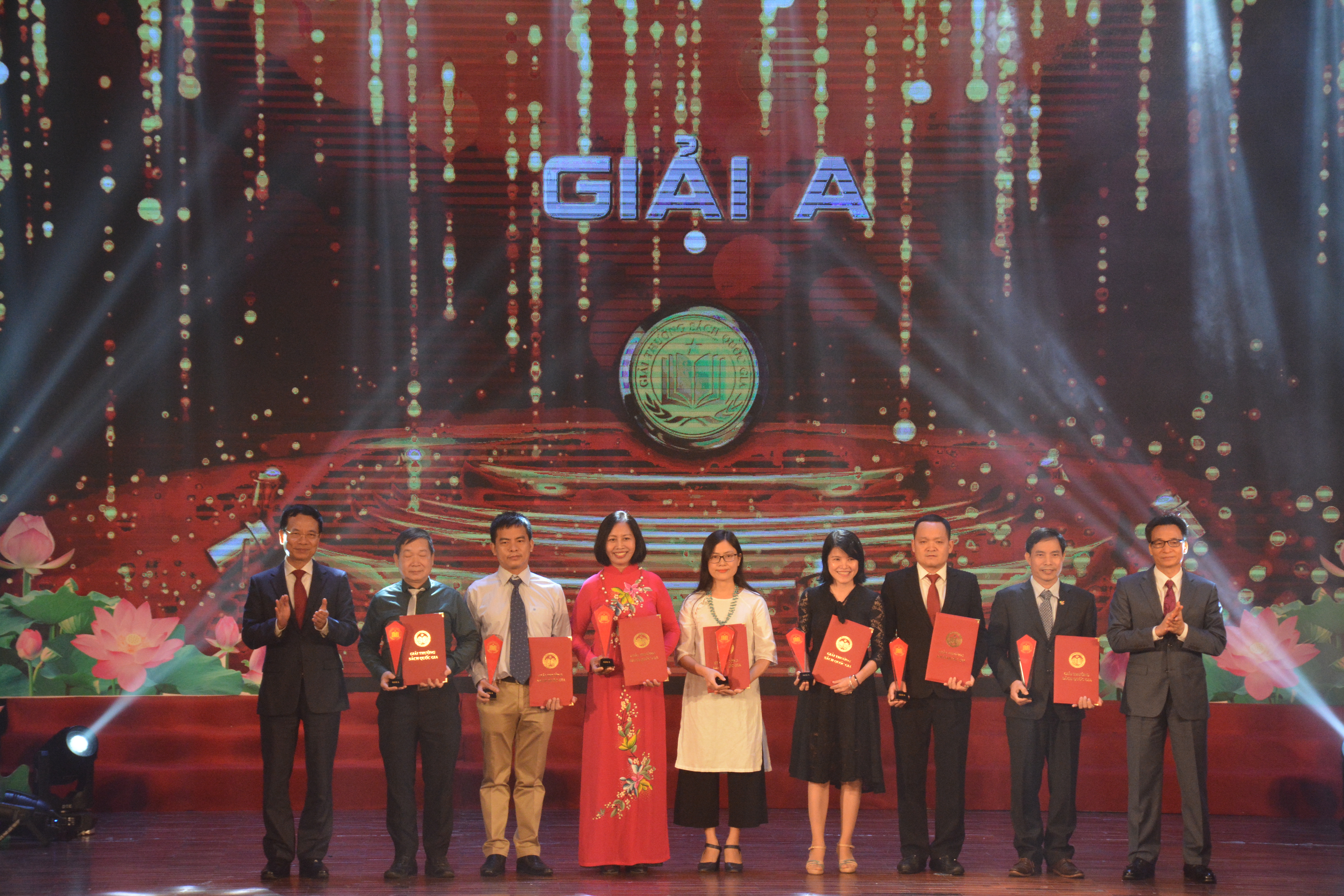 27 tác phẩm giành giải thưởng Sách Quốc gia lần thứ ba